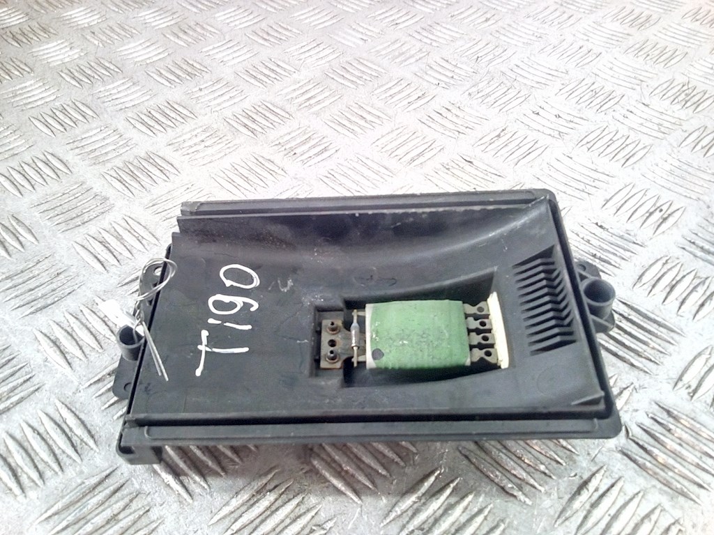

Резистор (сопротивление) печки Skoda Octavia 1U, Octavia 1U