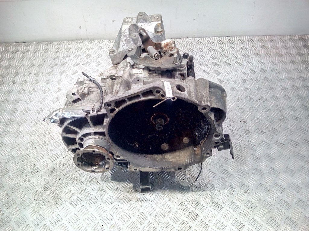

КПП 6ст (механическая коробка) Volkswagen Golf 4, Golf 4