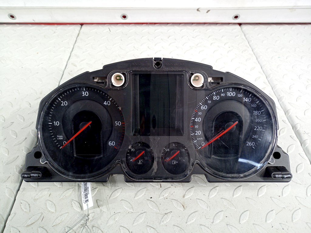 

Панель приборная (щиток приборов) Volkswagen Passat 6, Passat 6