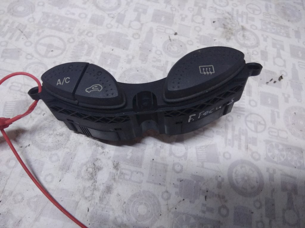 

Кнопка обогрева заднего стекла Ford Focus 1, Focus 1