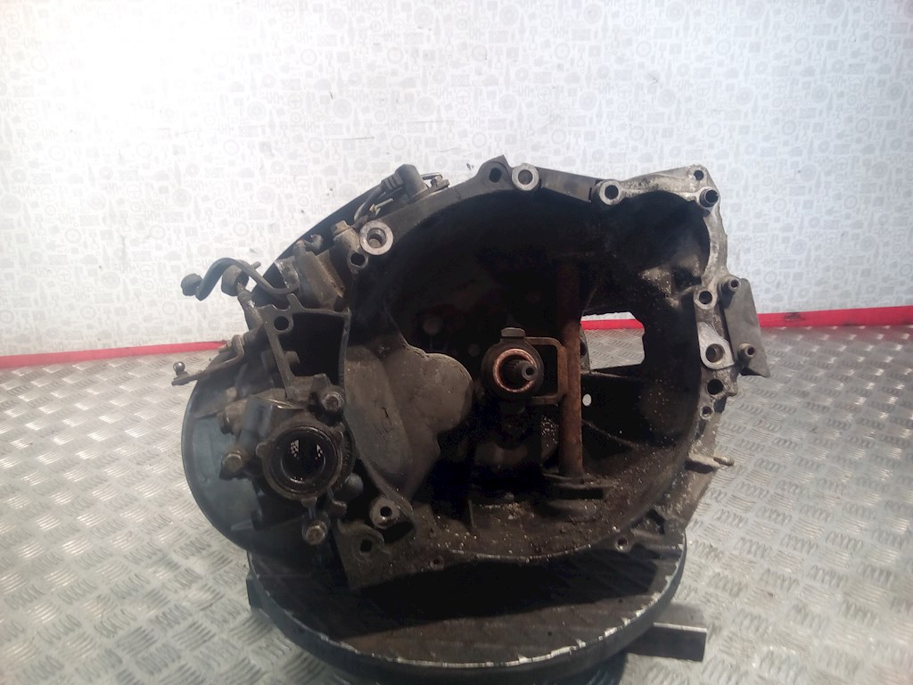 

КПП 5ст (механическая коробка) Peugeot 406, 406