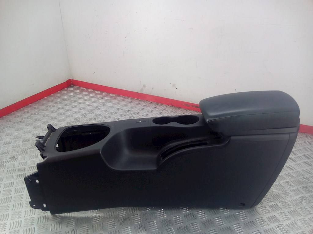 

Консоль салона (кулисная часть) Nissan Qashqai, Qashqai
