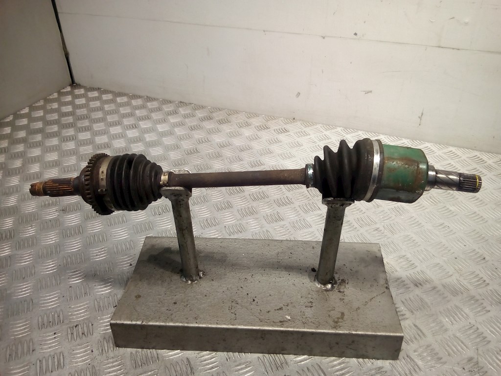 

Полуось передняя левая (приводной вал шрус) Mazda 323 BJ, 323 BJ