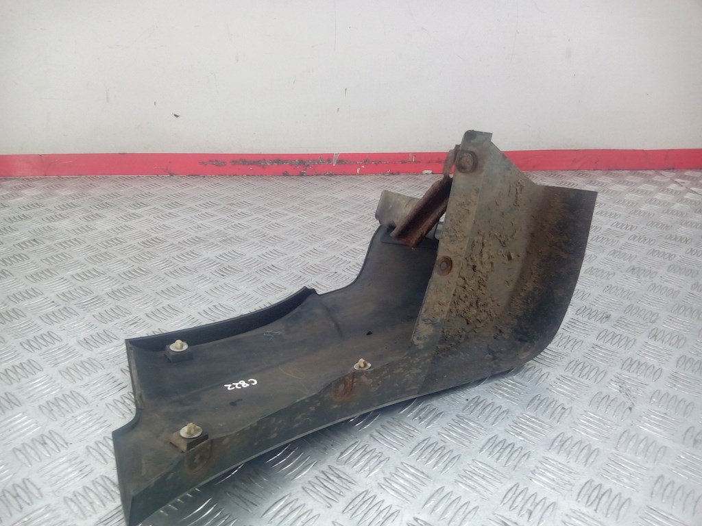 

Брызговик передний Mitsubishi Pajero 3, Pajero 3
