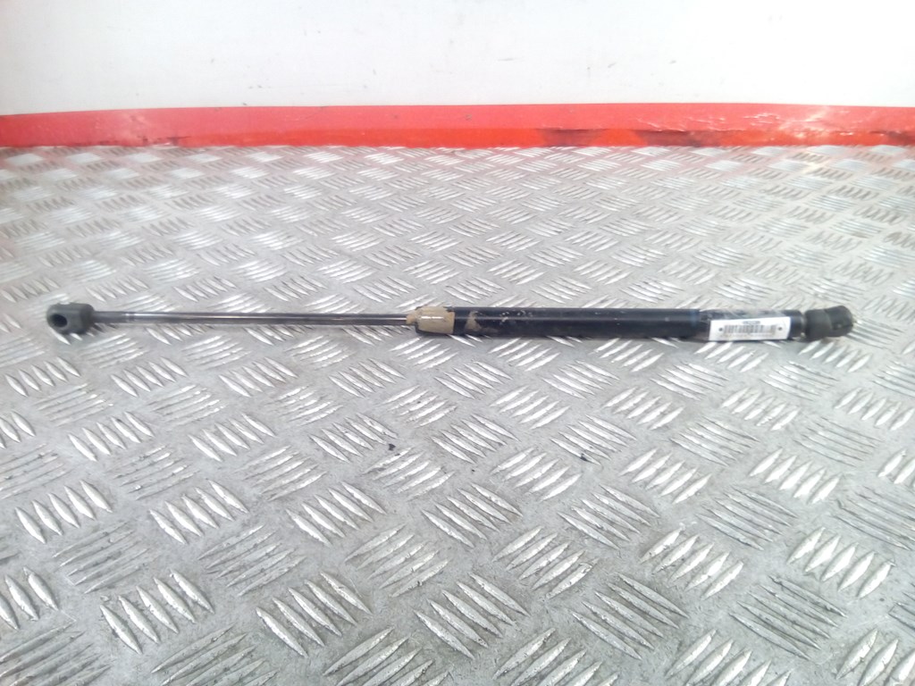 

Амортизатор крышки (двери) багажника Volkswagen Golf 3, Golf 3