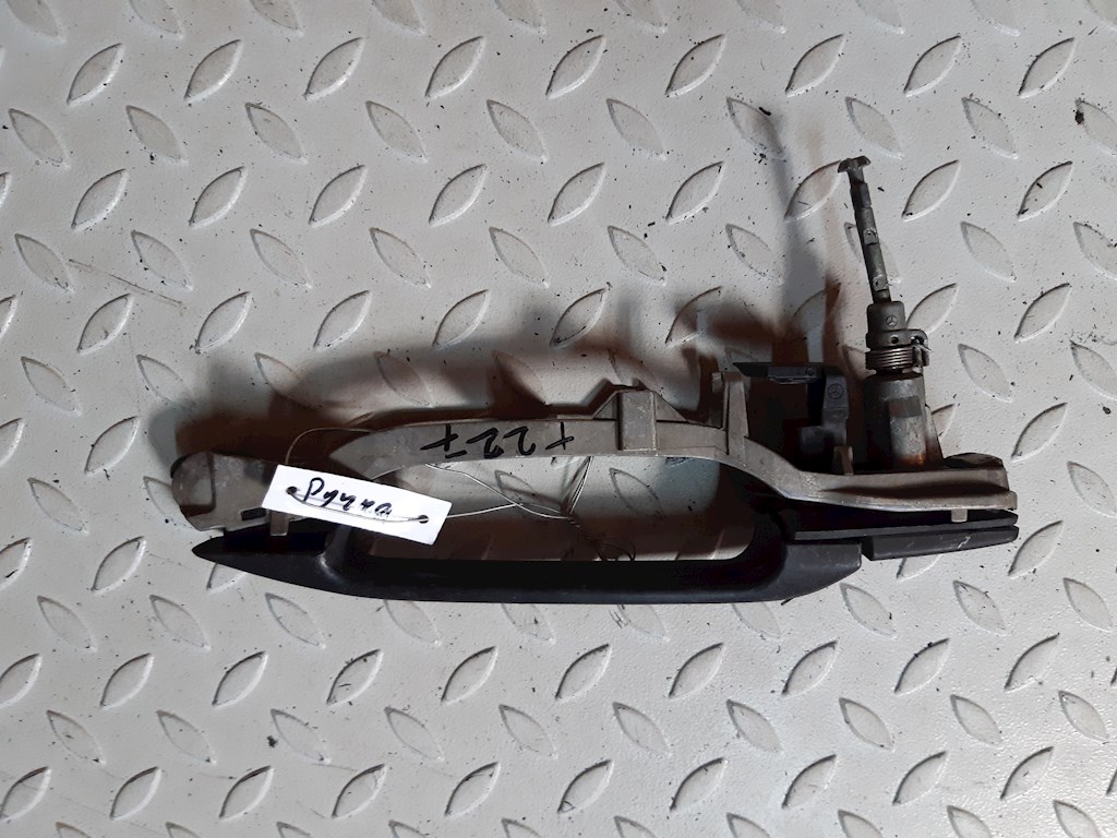 

Ручка двери наружная передняя правая Mercedes W201 (C Class), W201 (C Class)