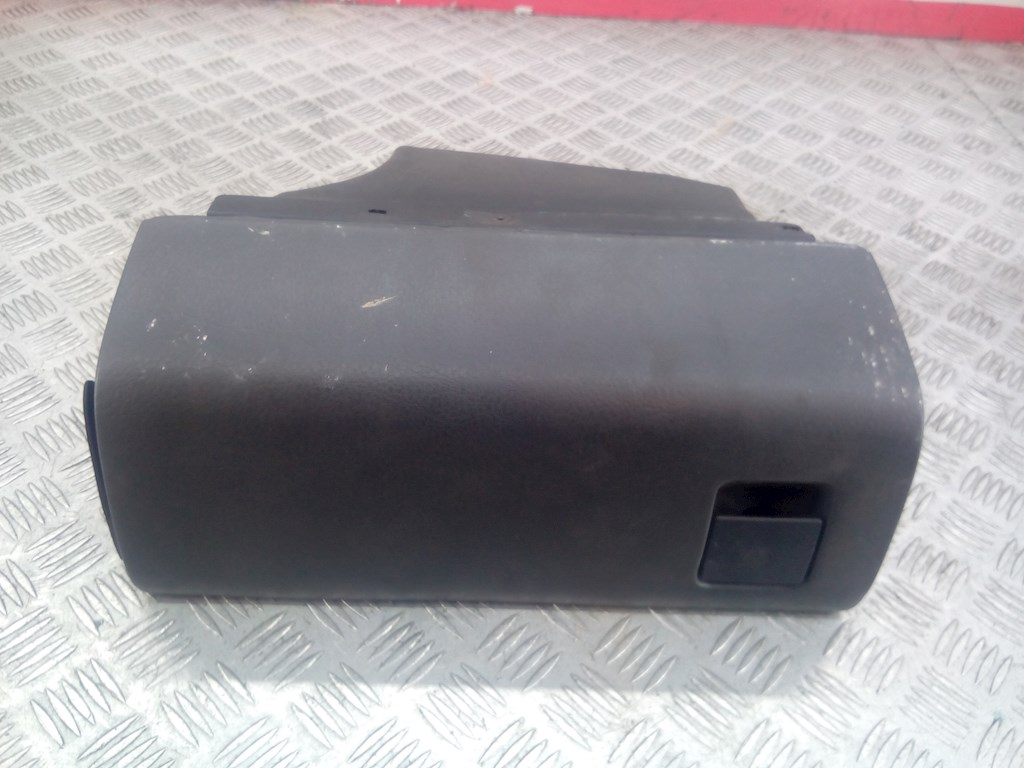 

Бардачок (вещевой ящик) Volkswagen Passat 3, Passat 3