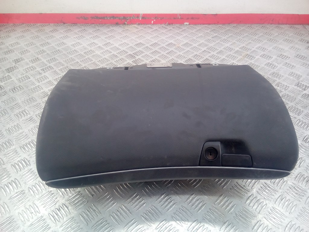 

Бардачок (вещевой ящик) Volvo S70 V70 2, S70 V70 2
