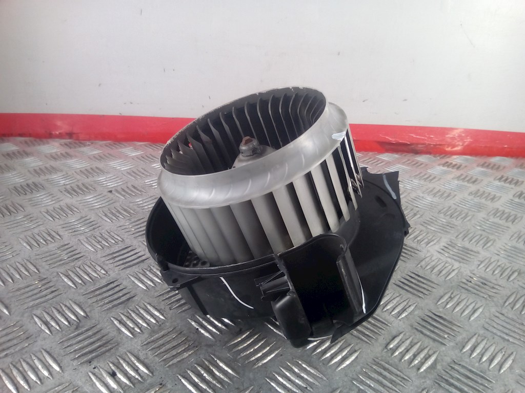 

Моторчик (двигатель) печки Audi A6 C6, A6 C6