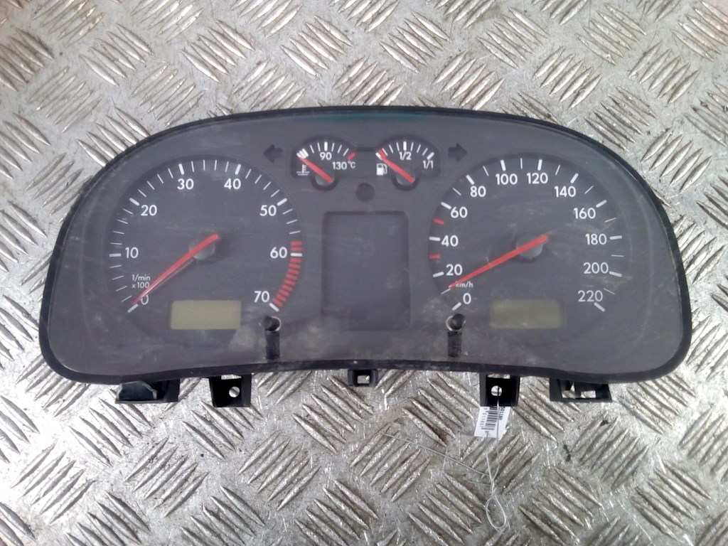 

Панель приборная (щиток приборов) Volkswagen Golf 4, Golf 4