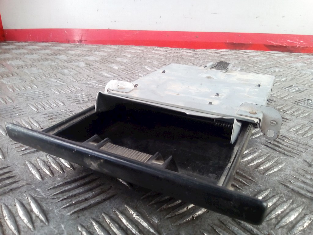 

Пепельница передняя Volkswagen Passat 6, Passat 6