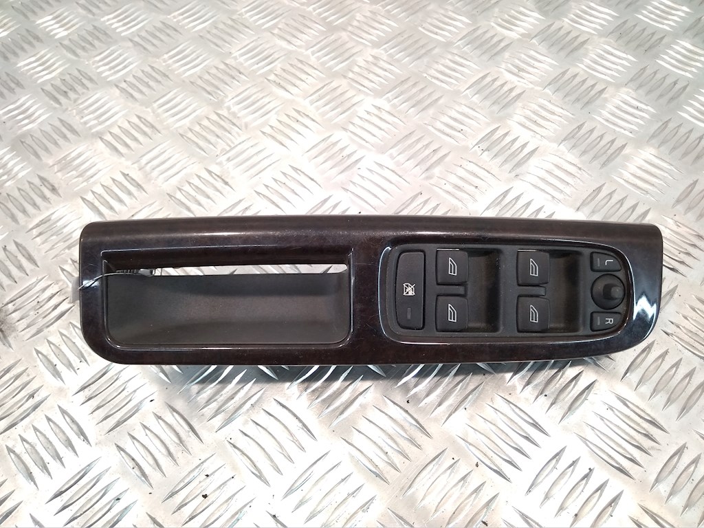 

Блок управления стеклоподъемниками Volvo S40 V40 2, S40 V40 2