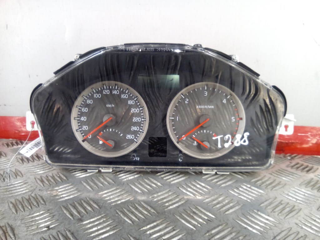 

Панель приборная (щиток приборов) Volvo V50, V50