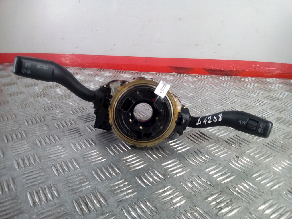 

Переключатель поворотов и дворников (стрекоза) Audi A4 B7, A4 B7