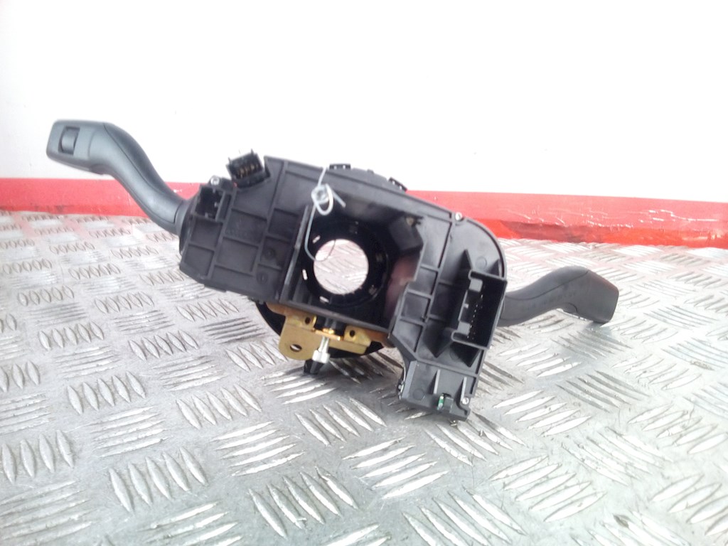 

Переключатель поворотов и дворников (стрекоза) Audi A4 B7, A4 B7