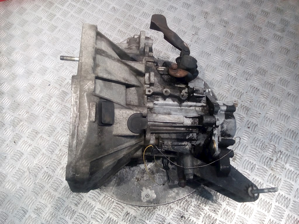 

КПП 5ст (механическая коробка) Alfa Romeo 147, 147