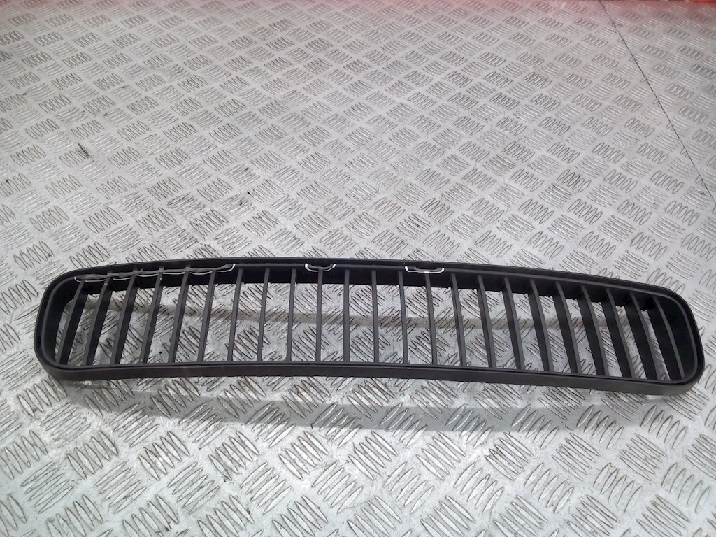 

Решетка (заглушка) в бампер центральная Skoda Fabia 5J, Fabia 5J