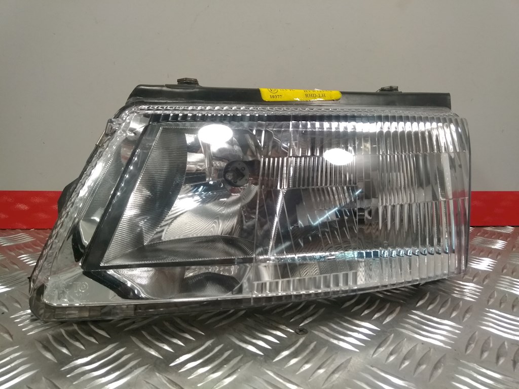 

Фара передняя левая Volkswagen Passat 5, Passat 5