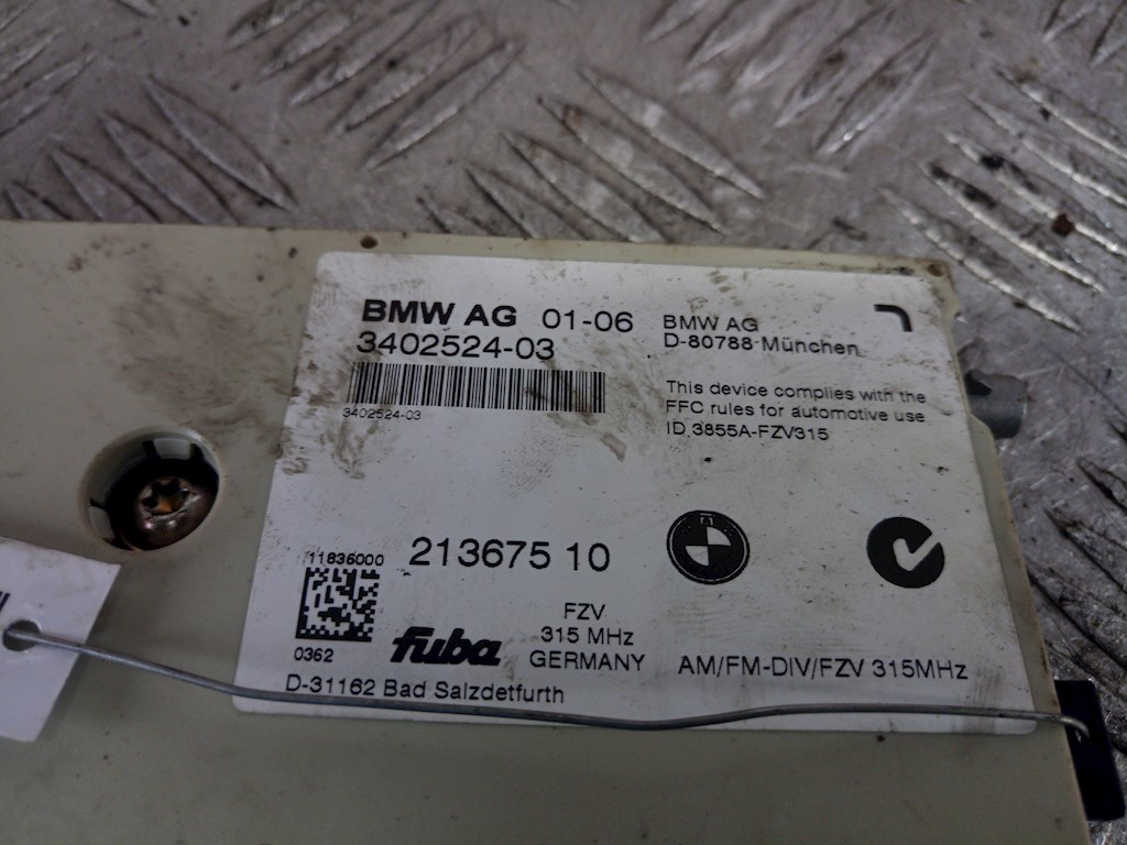 Антенна bmw. ТВ антенны BMW e83. Ea1403a.