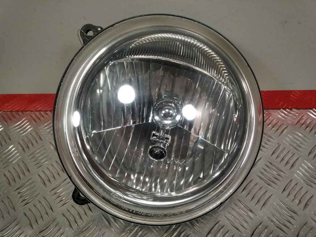 

Фара передняя левая Jeep Cherokee 3, Cherokee 3