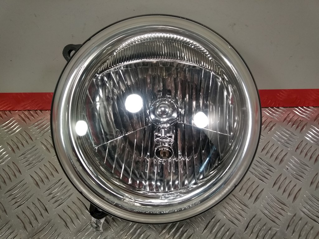 

Фара передняя левая Jeep Cherokee 3, Cherokee 3