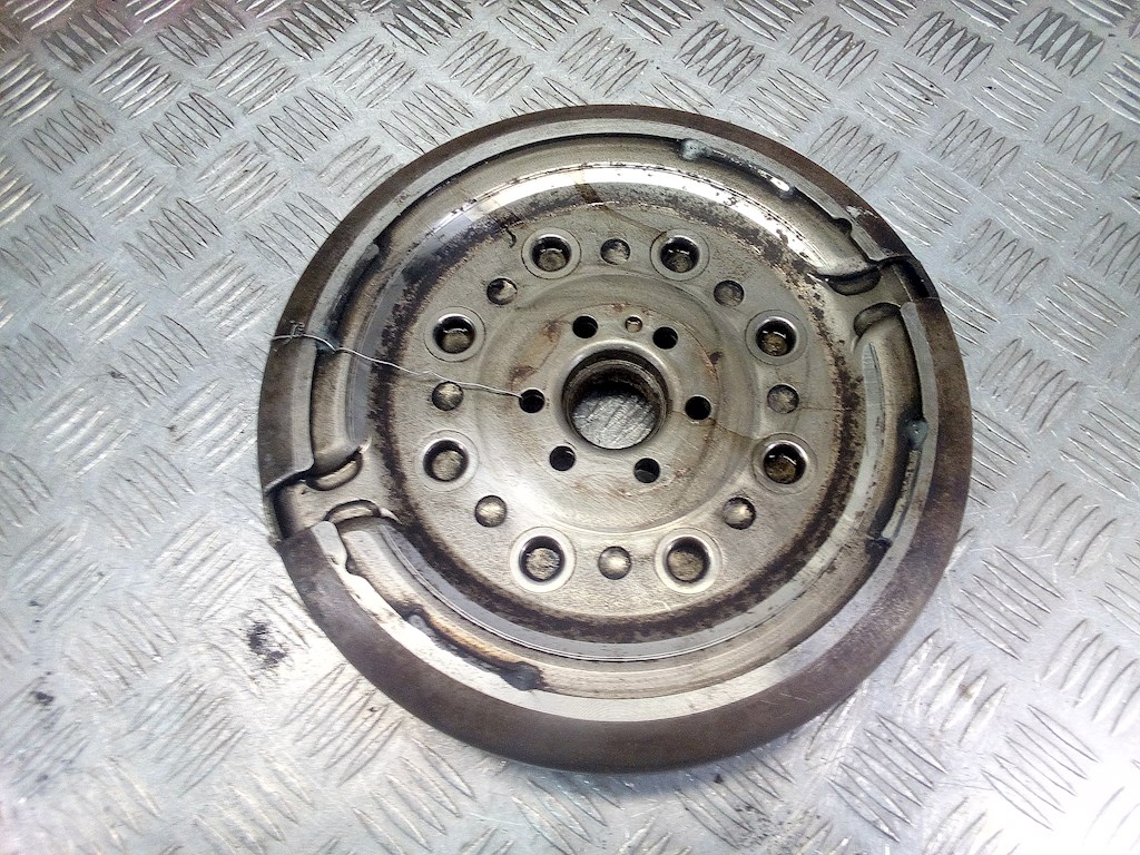 

Маховик (демпфер сцепления) Volkswagen Golf 4, Golf 4