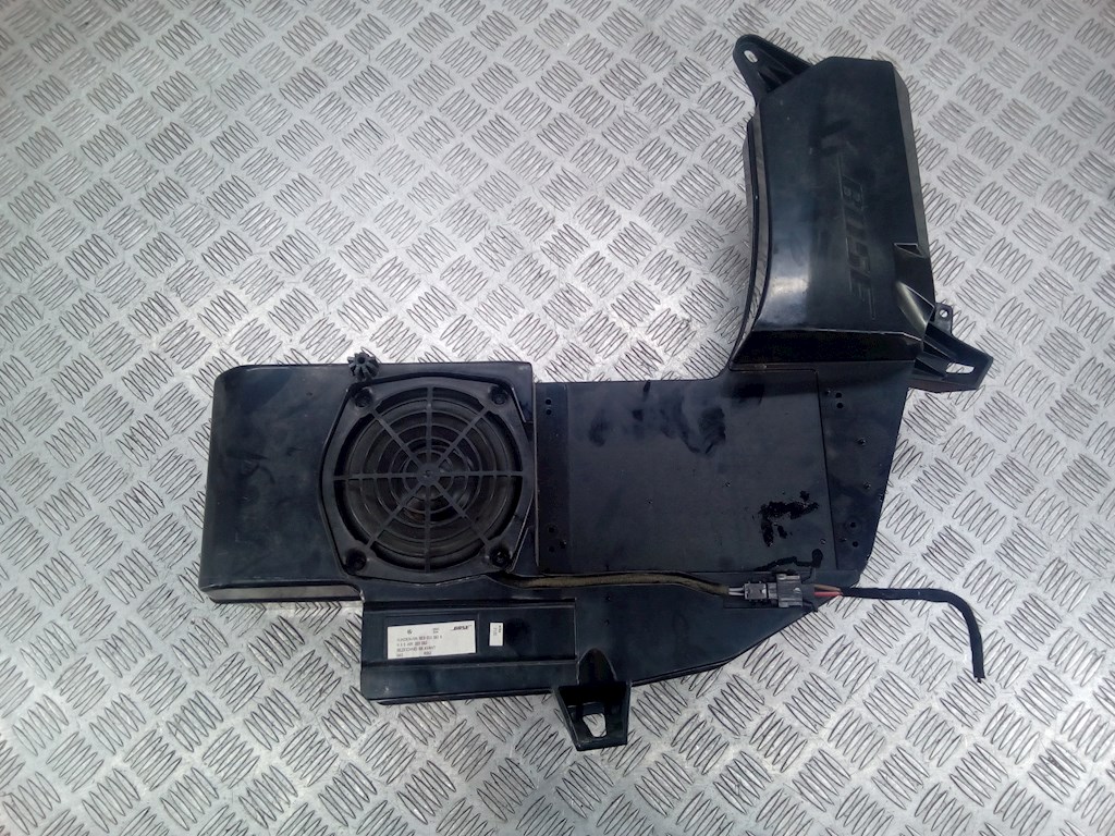 

Сабвуфер Audi A4 B6, A4 B6