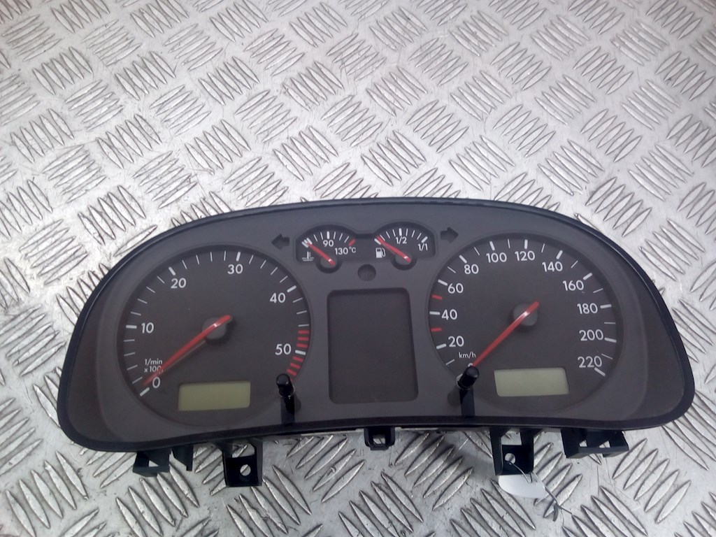 

Панель приборная (щиток приборов) Volkswagen Golf 4, Golf 4