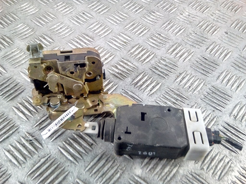 

Замок двери задней левой Volvo S40 V40 1, S40 V40 1