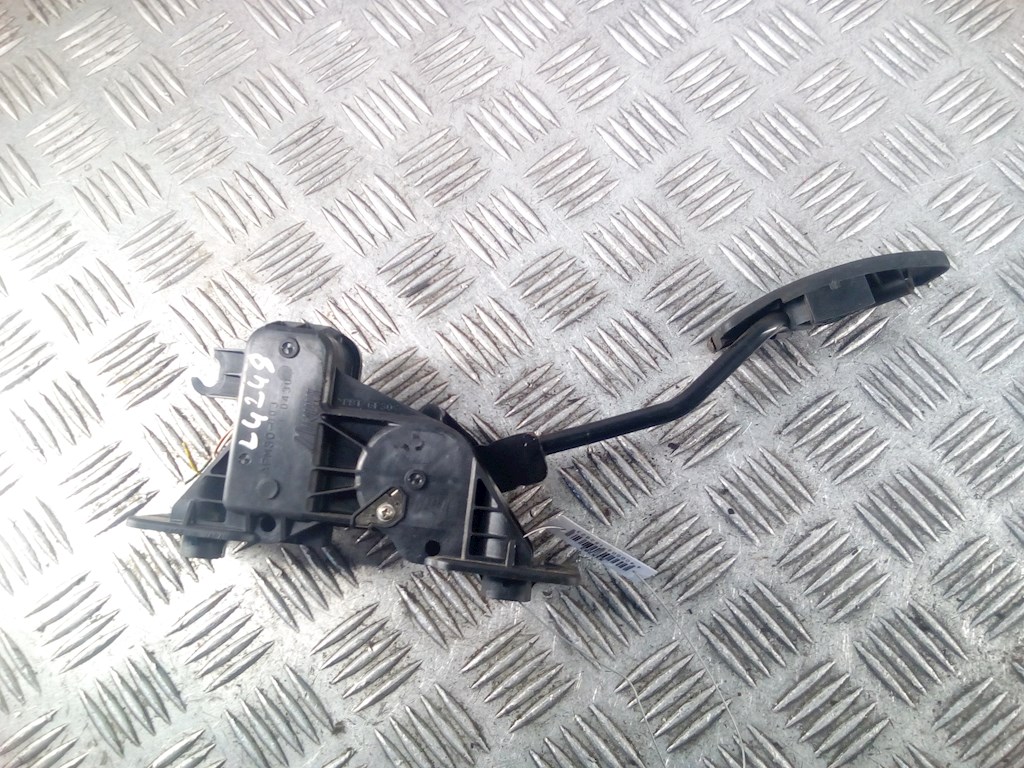 

Педаль газа Mitsubishi Grandis, Grandis