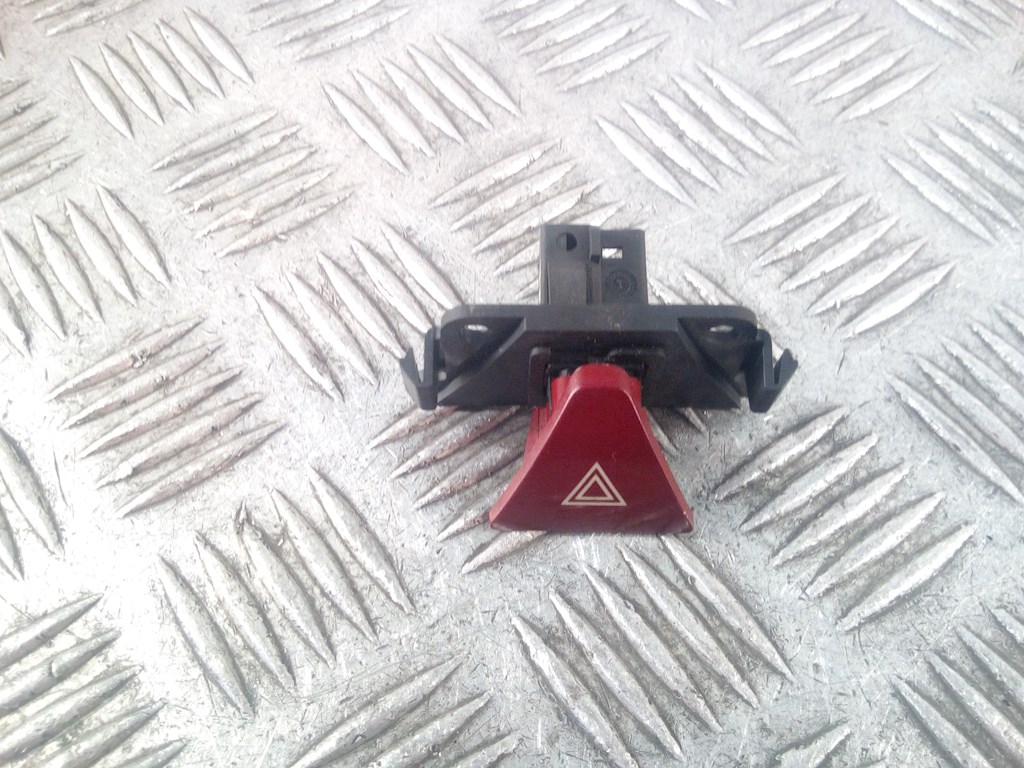 

Кнопка аварийки Peugeot 307, 307