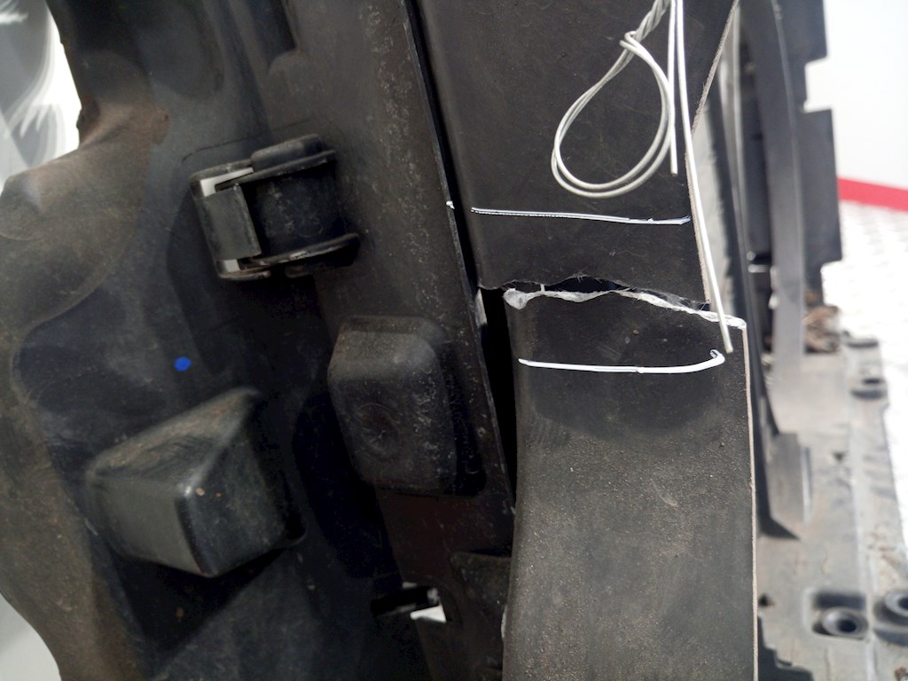 

Панель передняя (телевизор) Peugeot 407, 407