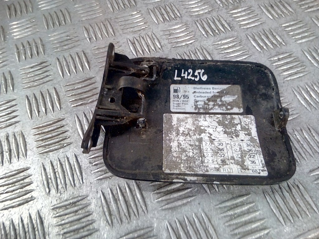 

Лючок бензобака Audi A8 D2, A8 D2