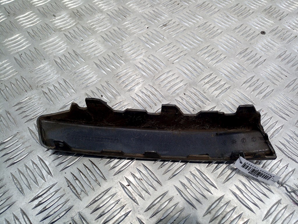 

Накладка декоративная (молдинг) переднего бампера Volkswagen Passat 6, Passat 6
