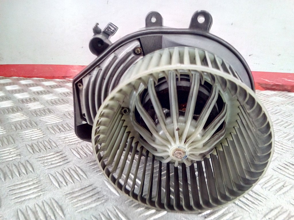 

Моторчик (двигатель) печки Audi A6 C5, A6 C5