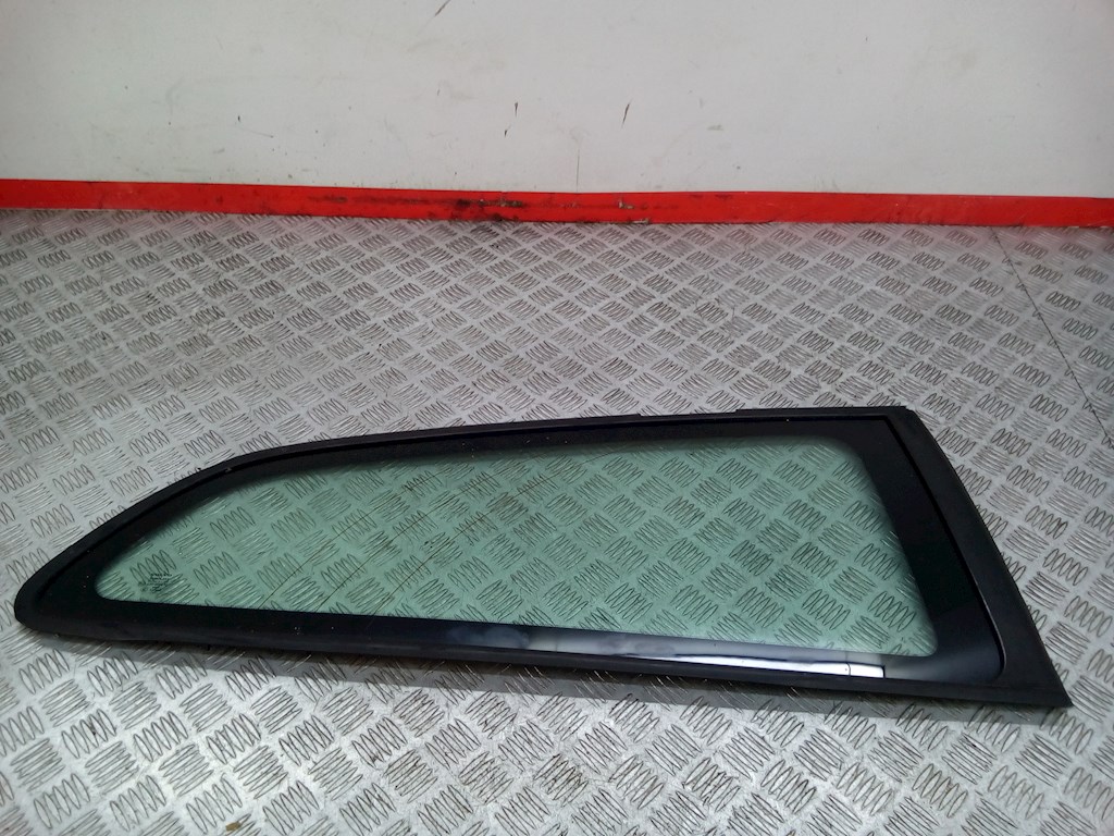 

Стекло кузовное заднее правое Volvo C30, C30