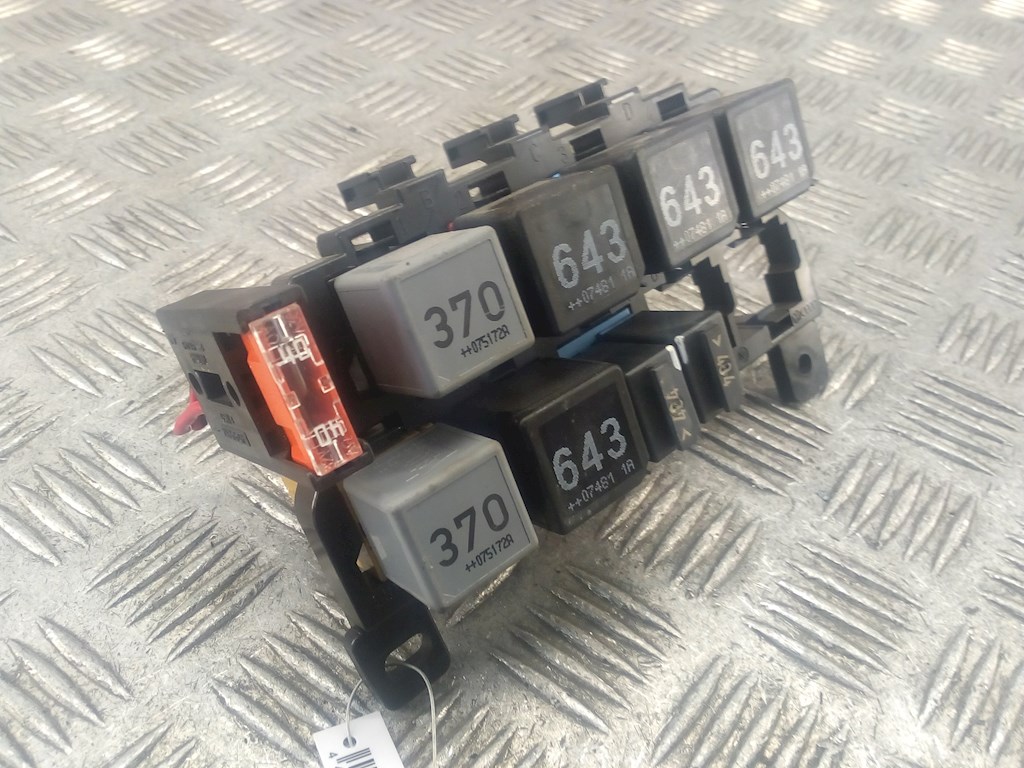 

Блок реле Audi A6 C6, A6 C6