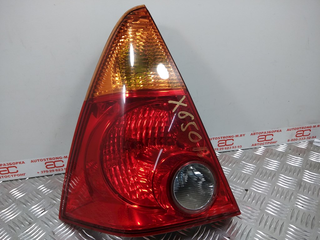 

Фонарь задний левый Daihatsu YRV, YRV