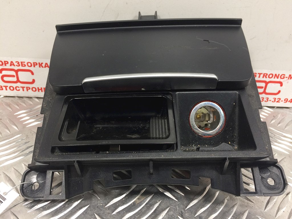 

Пепельница передняя Audi A4 B8, A4 B8