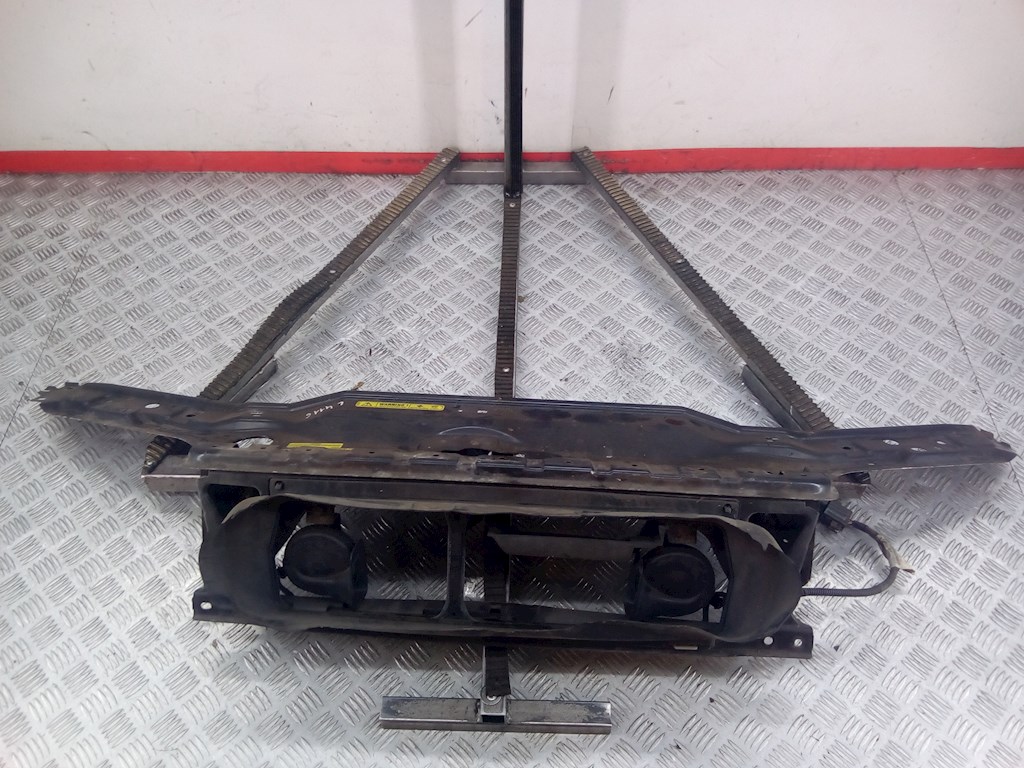

Рамка капота Volvo S80, S80