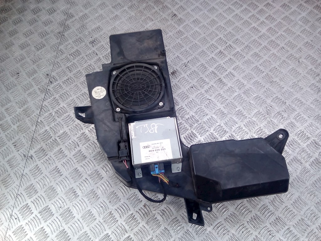 

Сабвуфер Audi A6 C6, A6 C6