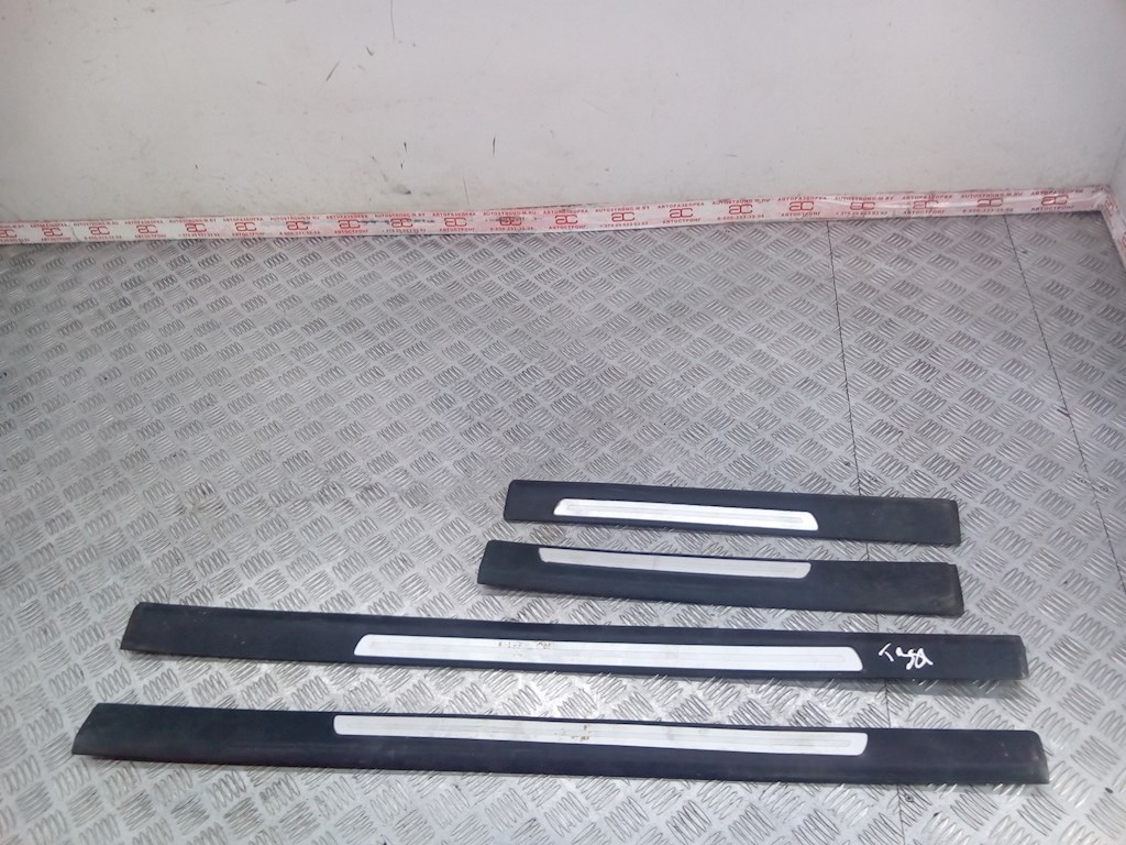 

Накладка порога (внутренняя) Audi A6 C6, A6 C6