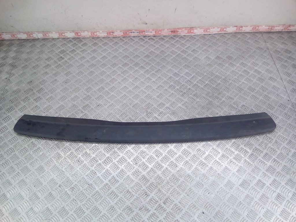 

Накладка декоративная (молдинг) заднего бампера Opel Vectra C, Vectra C