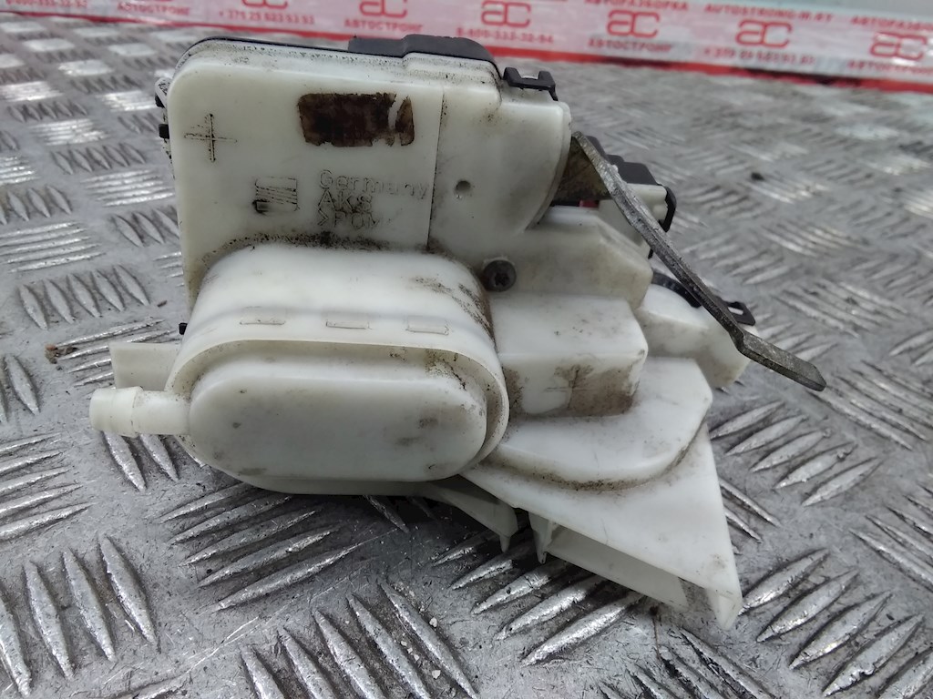

Замок двери задней правой Volkswagen Polo 3, Polo 3