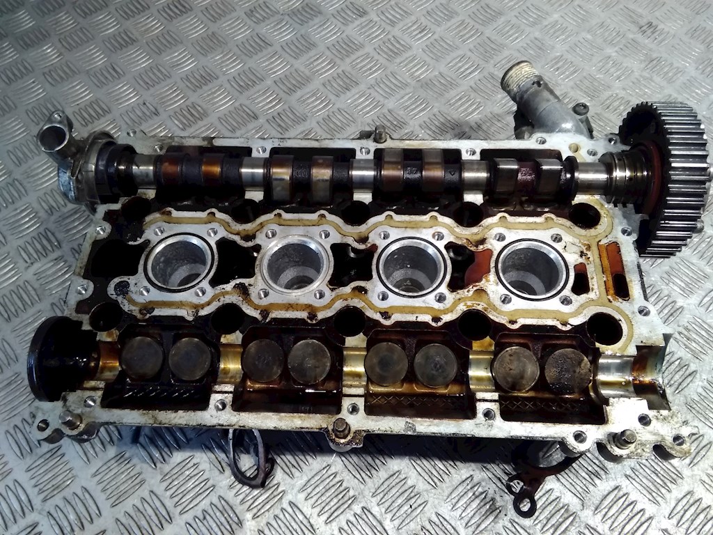 

Головка блока цилиндров (ГБЦ) Volvo S40 V40 1, S40 V40 1