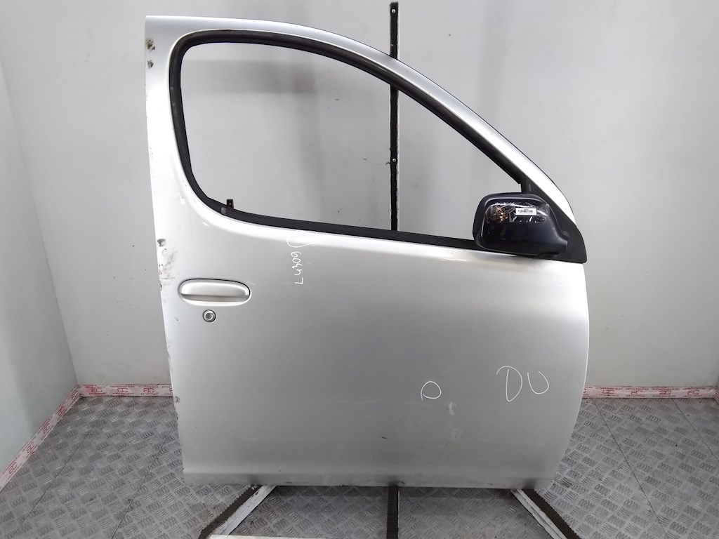 

Дверь передняя правая Toyota Yaris Verso, Yaris Verso