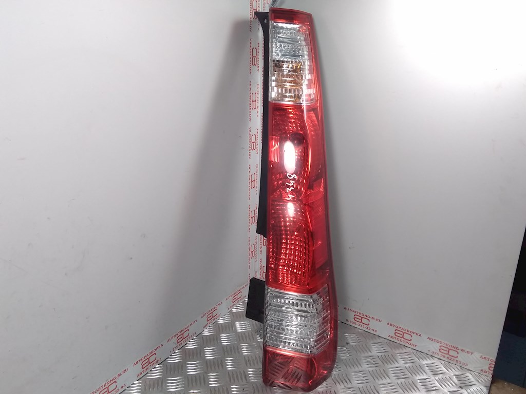 

Фонарь задний правый Honda CRV 2, CRV 2