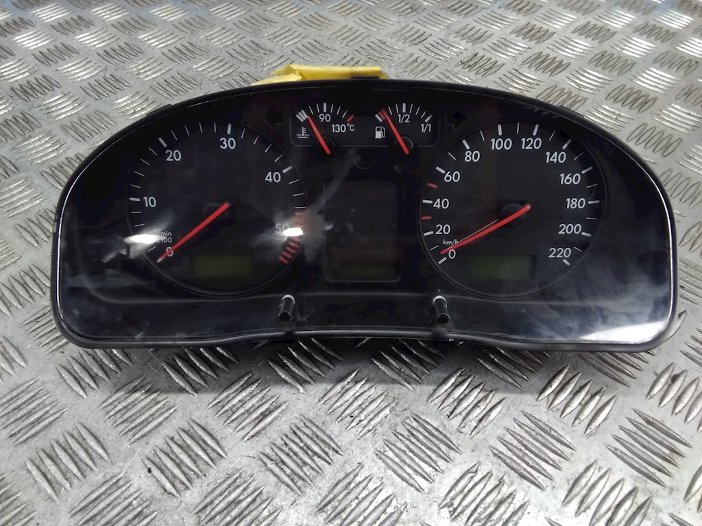 

Панель приборная (щиток приборов) Volkswagen Passat 5, Passat 5