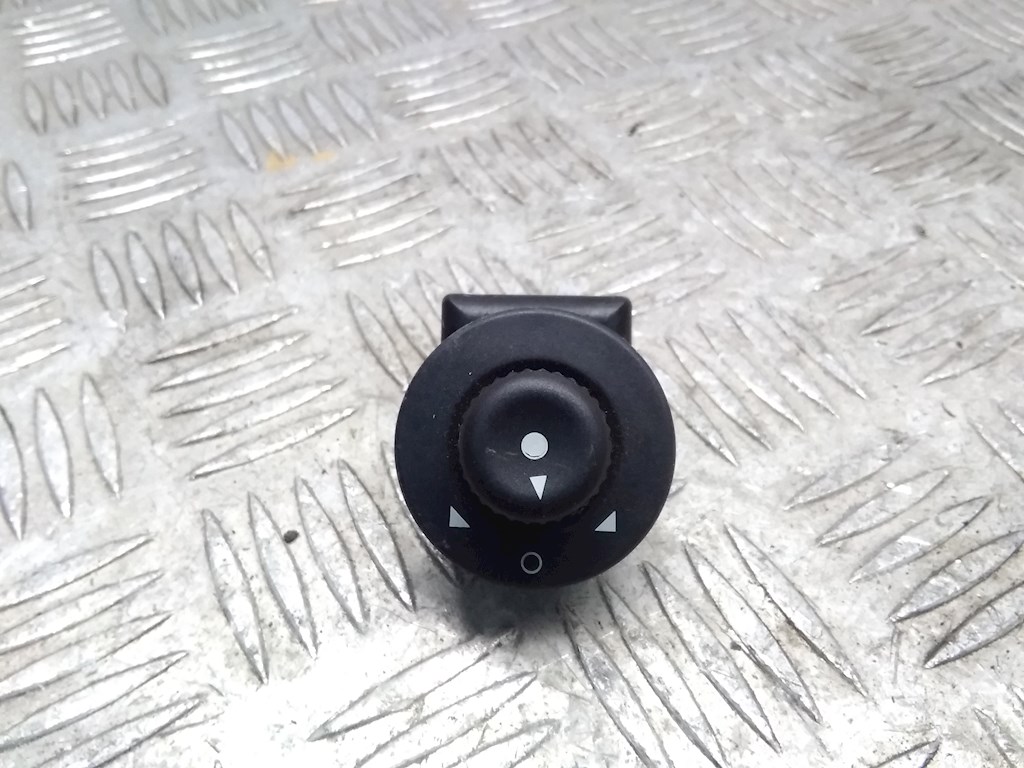 

Кнопка (джойстик) зеркал Citroen C2, C2