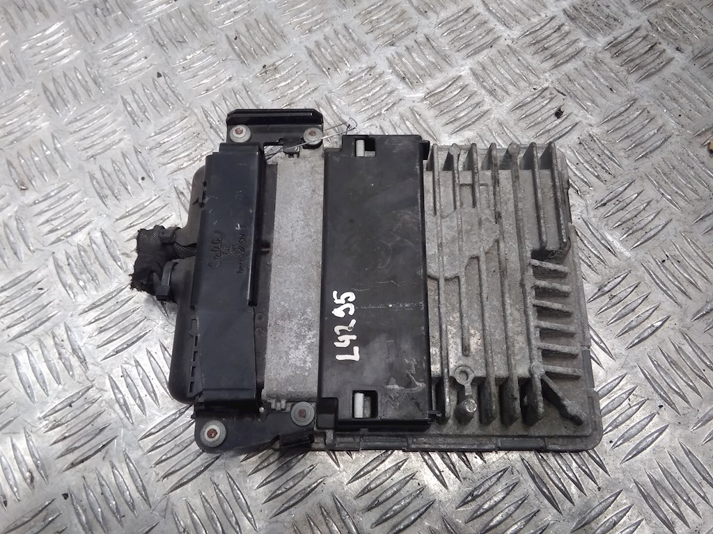 

Блок управления двигателем Audi A3 8P, A3 8P